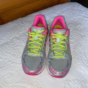 Women’s ASICS size 7